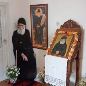 Μεγάλες χειροποίητες βυζαντινές εικόνες Αγίων σε φυσικό μέγεθος, ύψος 100 εκατοστά (ένα μέτρο).